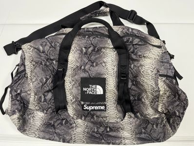 Supreme x The North Face Flyweight Duffle Bag "Black"