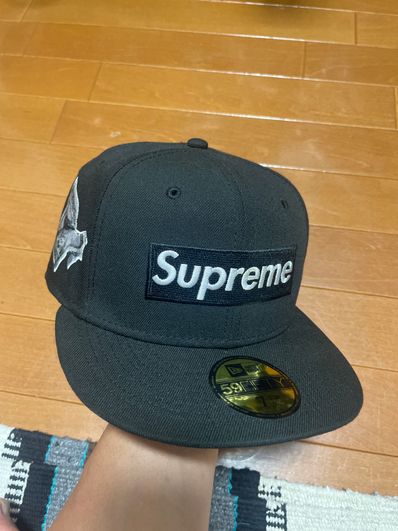 Supreme Money Box Logo New Era "Black"