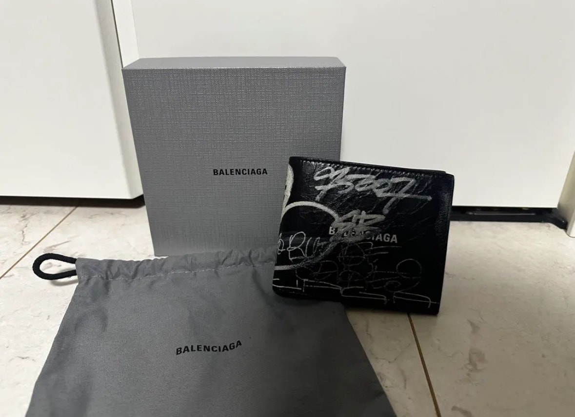 BALENCIAGA Cash Square Folded Wallet Graffiti "Black/White"