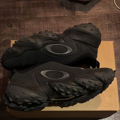 OAKLEY EDGE ICON "BLACKOUT"