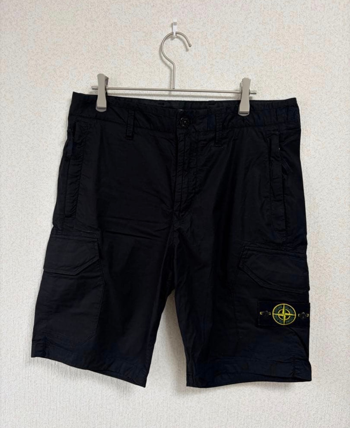 Stone Island L0403 Bermuda Shorts - 20SS "Black"
