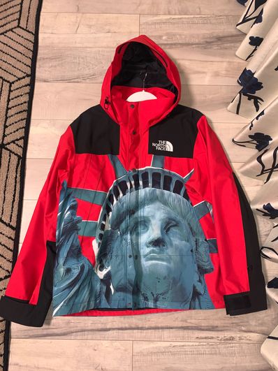 Supreme x The North Face Statue of Liberty Mountain Jacket "Red"