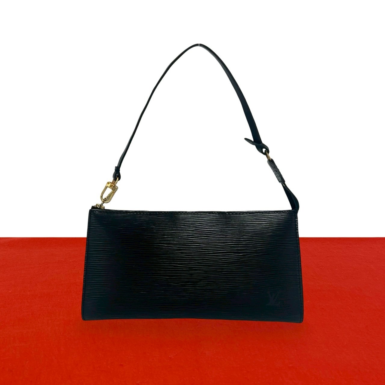 LOUIS VUITTON ルイヴィトン ポシェット アクセソワール エピ レザー ハンドバッグ ブラック
 51582