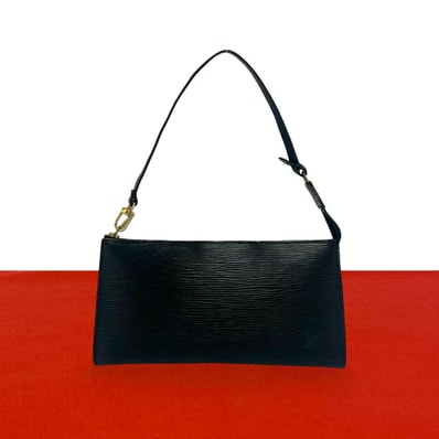 LOUIS VUITTON ルイヴィトン ポシェット アクセソワール エピ レザー ハンドバッグ ブラック
51582