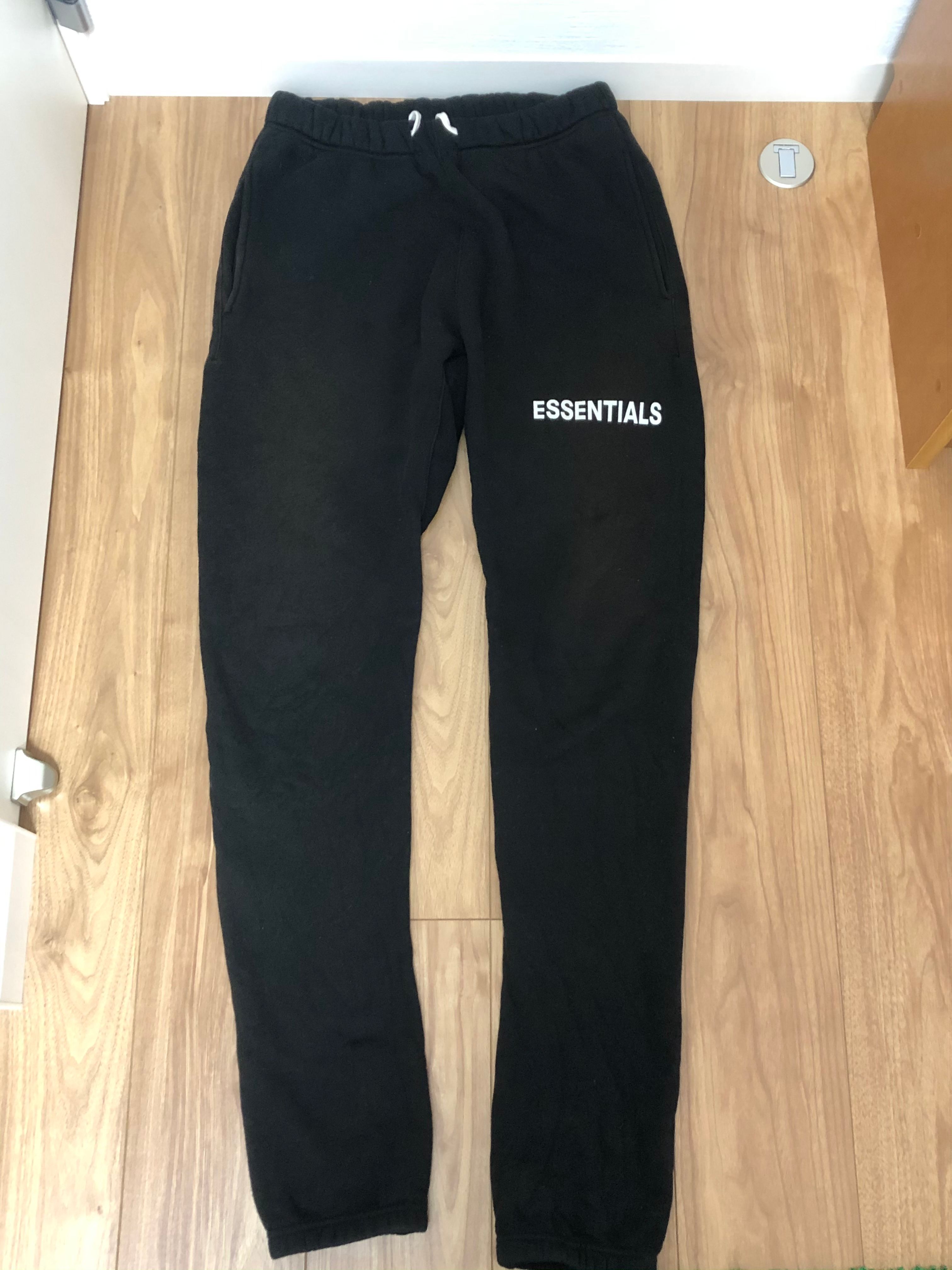 FEAR OF GOD Essentials Graphic Sweatpants "Black"