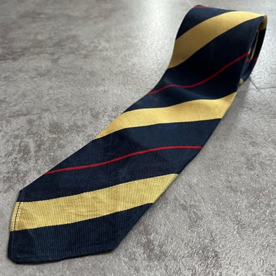 【POLO RALPH LAUREN】ポロラルフローレン レジメンタル ストライプ ネクタイ ネイビー ゴールド レッド スエード調 マット質感 メンズ