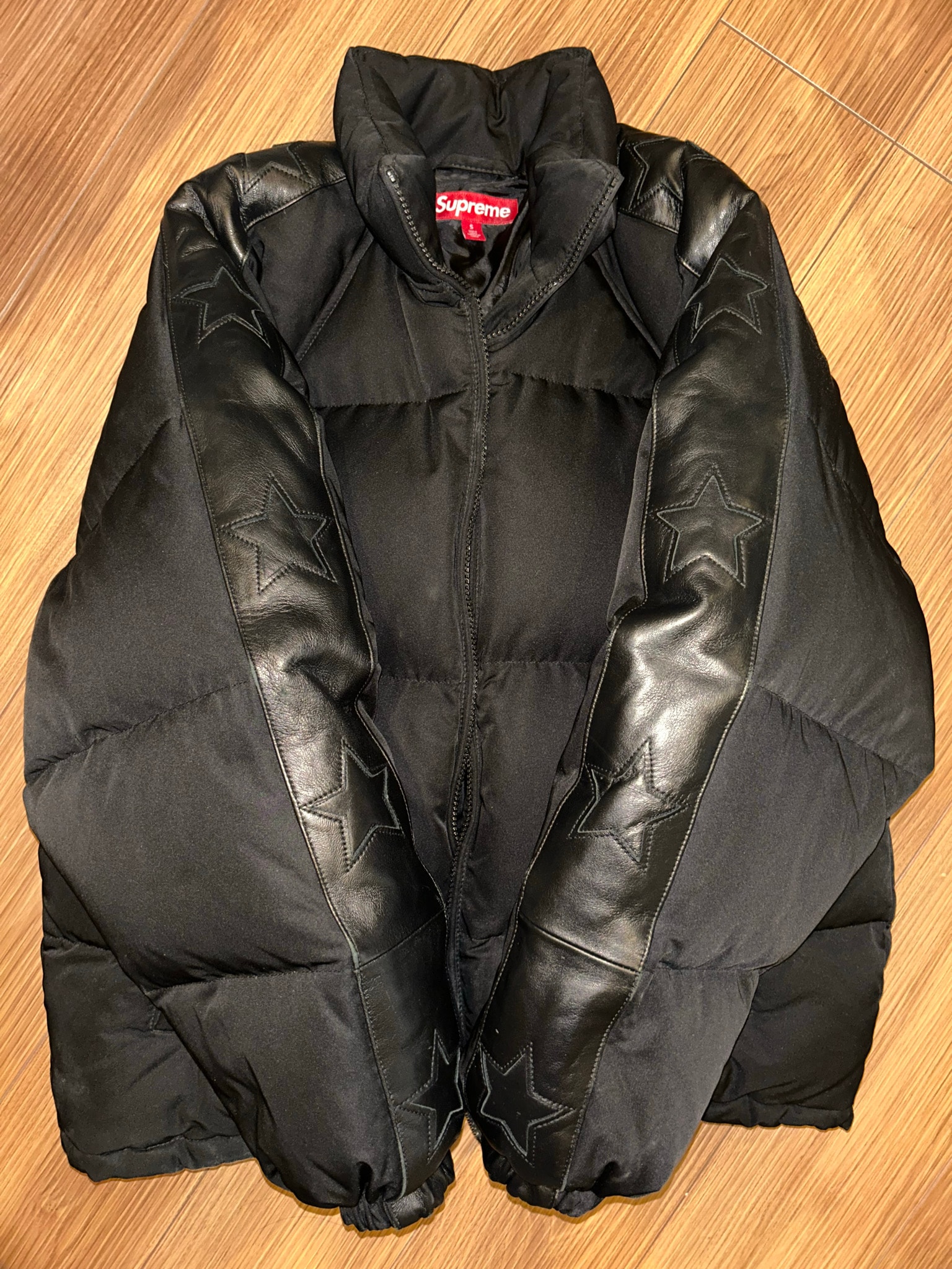Supreme Star Sleeve Down Puffer Jacket "Black"
