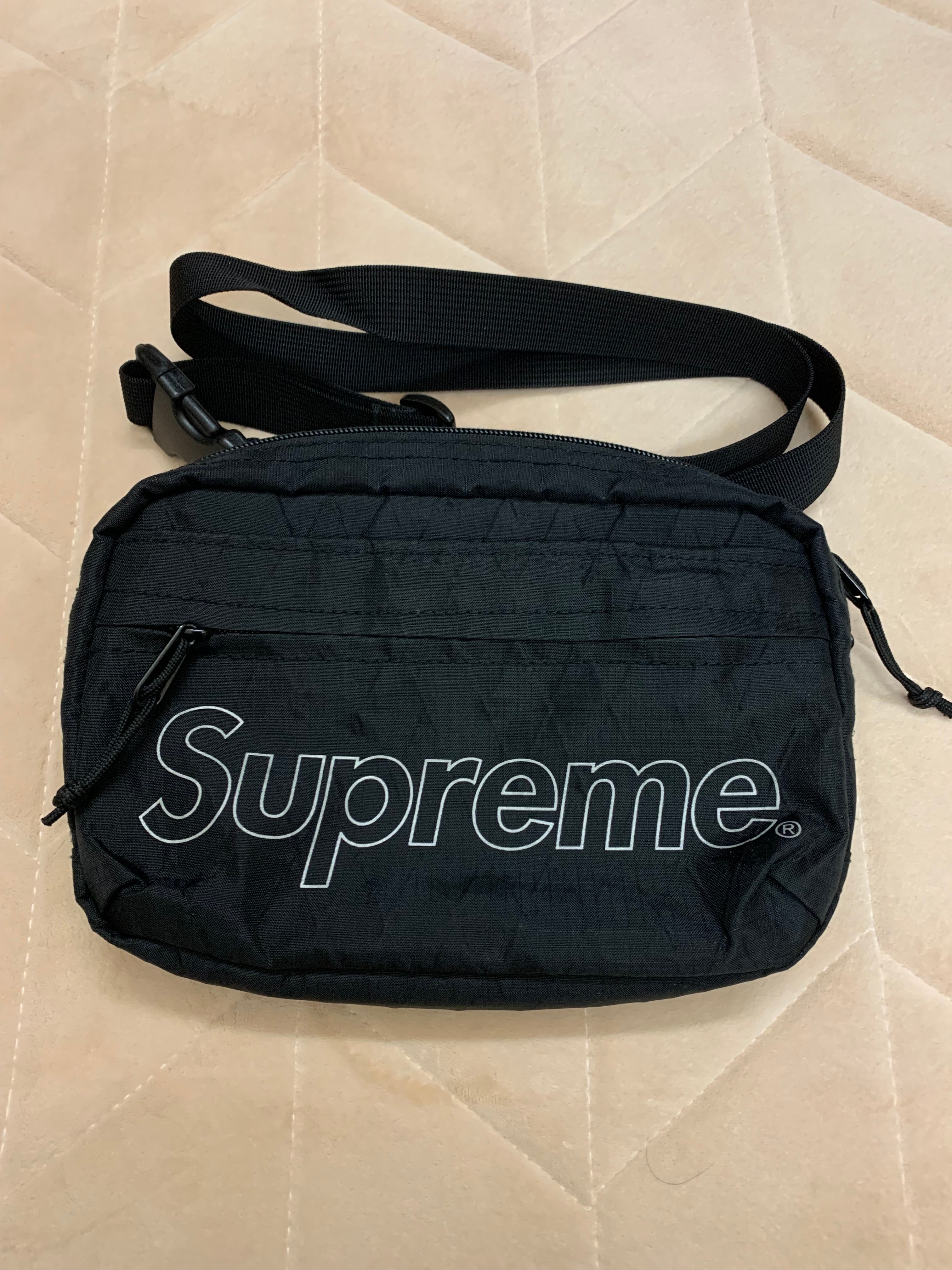 Supreme 18FW Shoulder Bag 