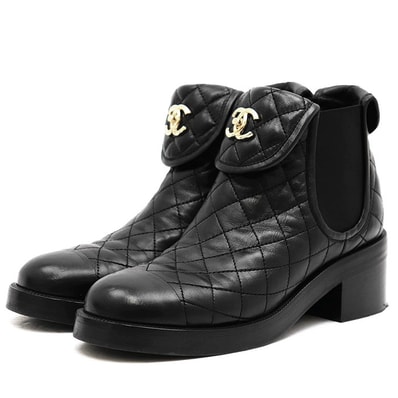 【美品】CHANEL シャネル ブーツ サイドゴア サイズ 37 レディース 23B G45144 2023AW マトラッセ キルティング COCOマーク ロゴ メタルターンロック アンクル ショート ラムレザー シューズ 靴 箱・袋付属 ブラック 黒 伊製