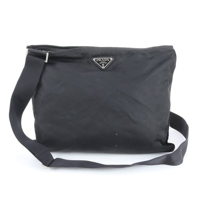 プラダ テスート ナイロントライアングルロゴショルダーバッグ