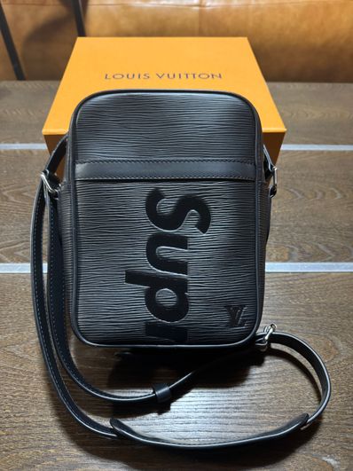 Louis Vuitton x Supreme Danube PM "Black"