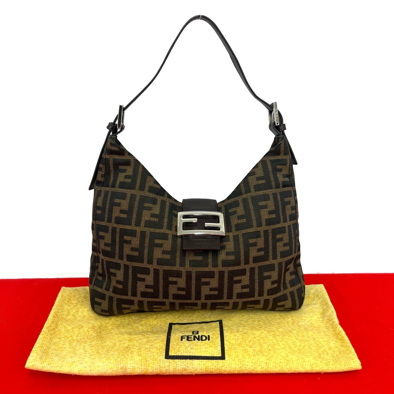 FENDI フェンディ ズッカ FF 柄 キャンバス レザー ショルダーバッグ ブラウン
 26018
