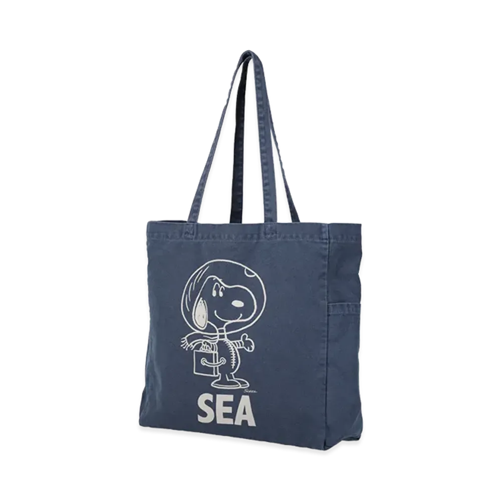 WIND AND SEA x SMOOTHY Snoopy Pigment Tote Bag "Navy"