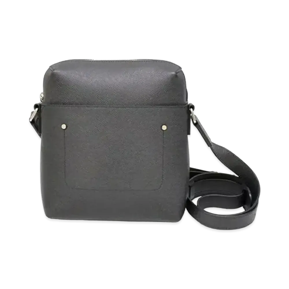 Louis Vuitton Taiga Pochette Grigori "Aldwards"