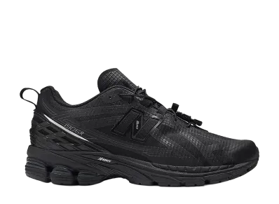 New Balance 1906R "Triple Black"
