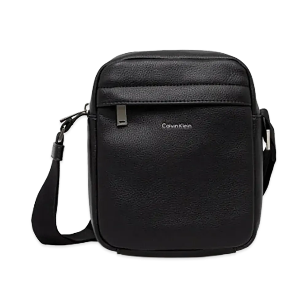 Calvin Klein Raised Reporter "Black"