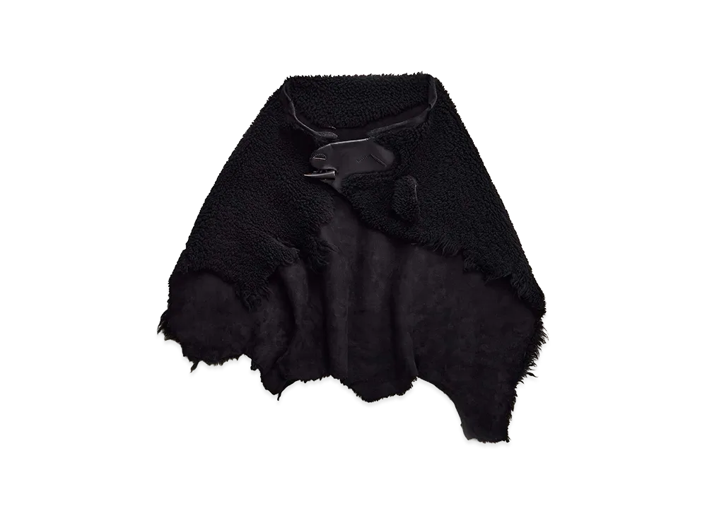 NICENESS Tracy Merino Mouton Capelet "Black"