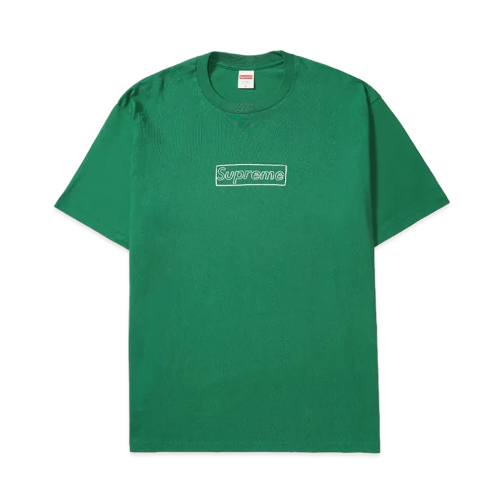シュプリーム x カウズ チョーク ロゴ Tシャツ "ライト パイン"