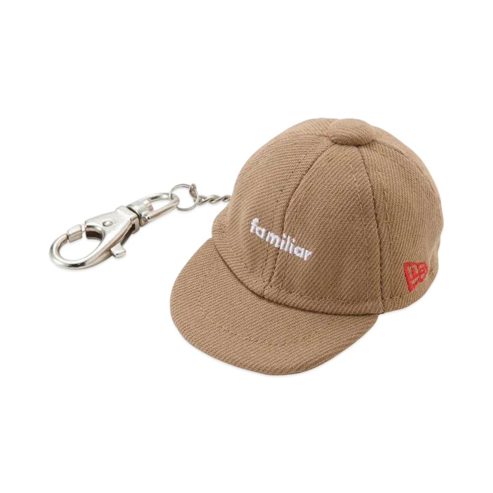 NEW ERA x familiar Key Ring "Beige"
