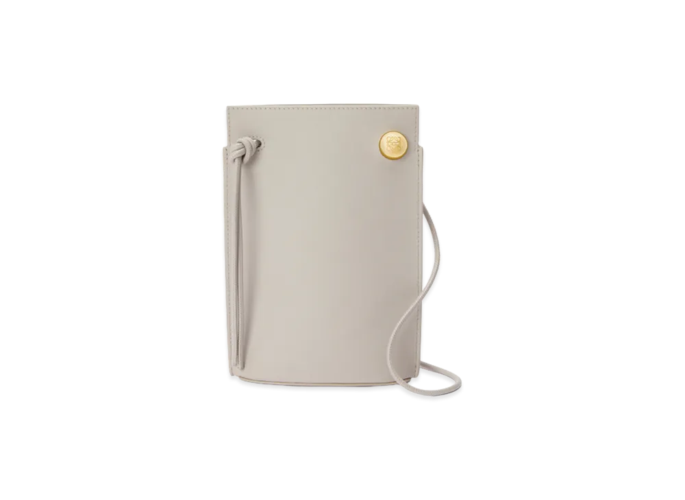 LOEWE Pebble Dice Pocket "Shell Grey"