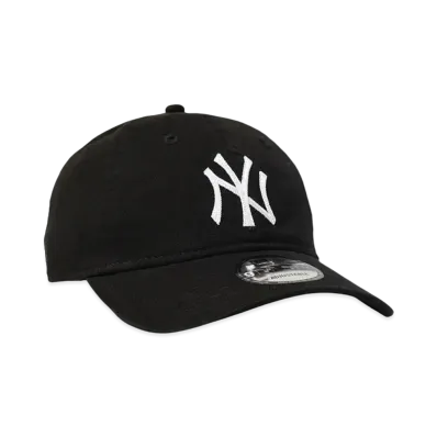 NEW ERA x URBAN OUTFITTERS NY YANKEES "BLACK"
