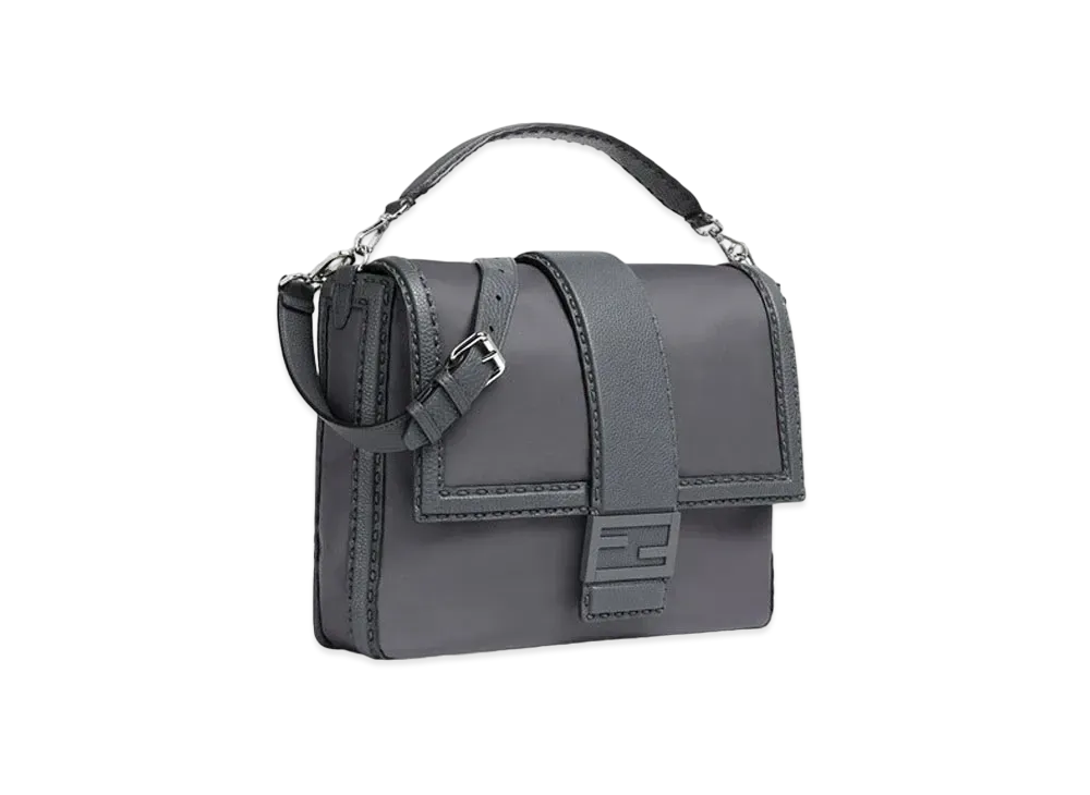 フェンディ バゲット メッセンジャーバッグ ラージ ナイロン バッグ