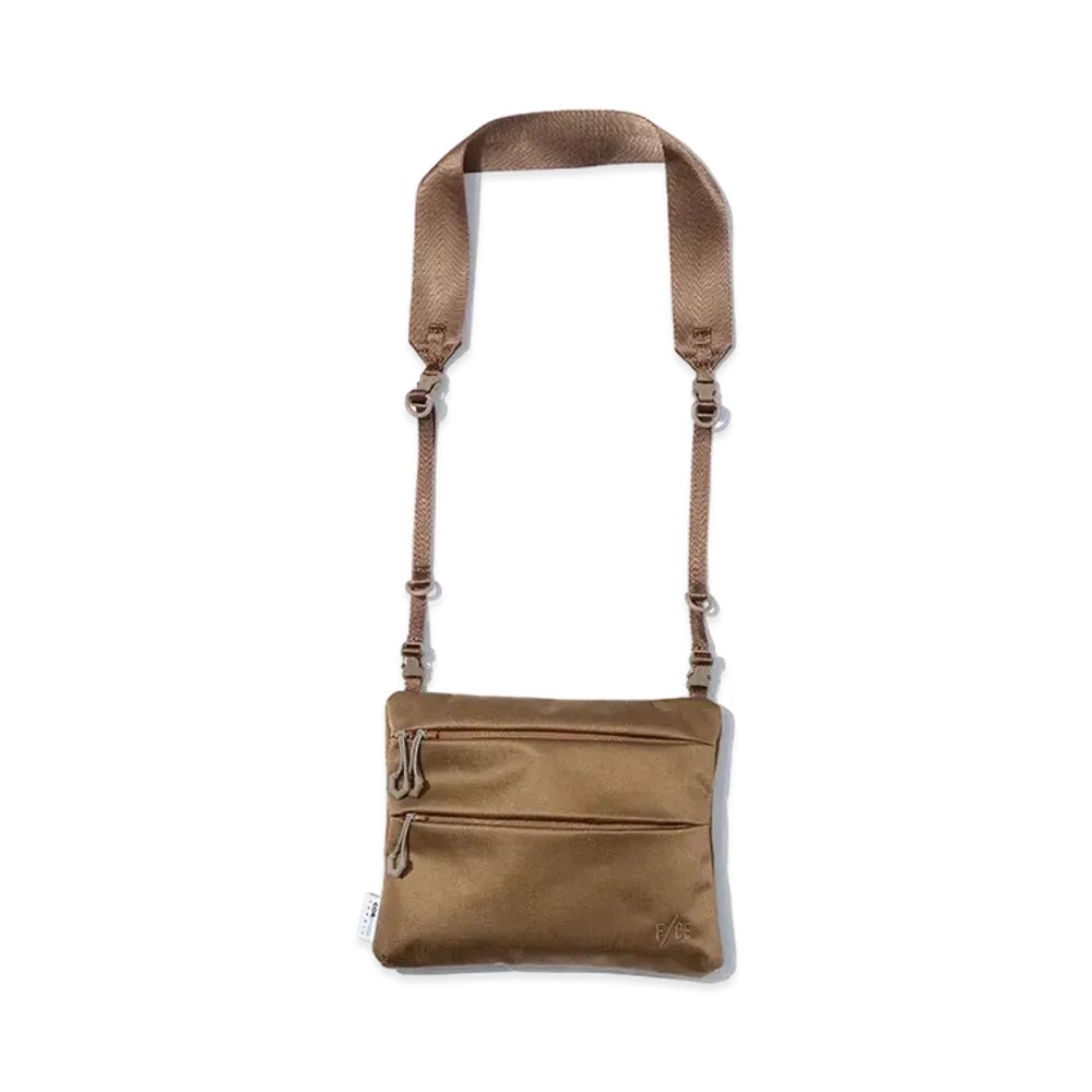 F/CE. Satin Sacoche M "Camel"