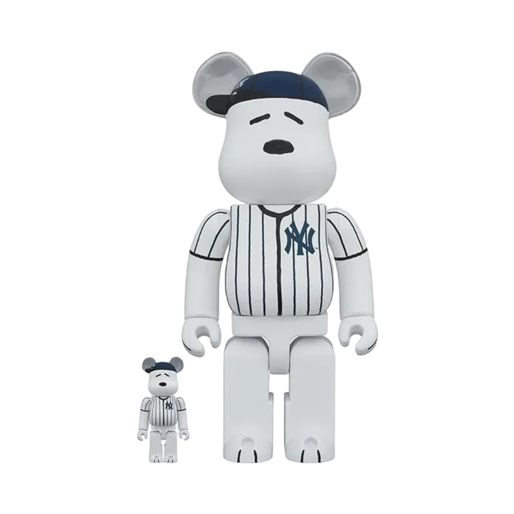 Bearbrick MLB x PEANUTS SNOOPY (NEW YORK YANKEES) 100% & 400%