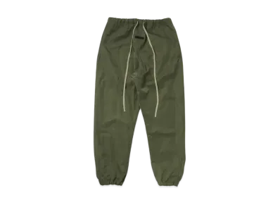 FEAR OF GOD Essentials Textured Nylon Trackpant "Military" 130BT244735F