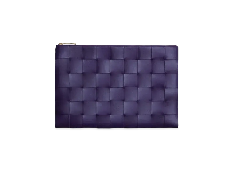 Bottega Veneta Pouch "Raisin"