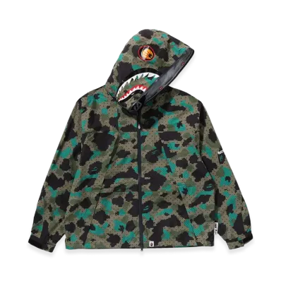 A BATHING APE x KAZUKI KURAISHI Camo Shark Packable Snowboard Jacket "Green"