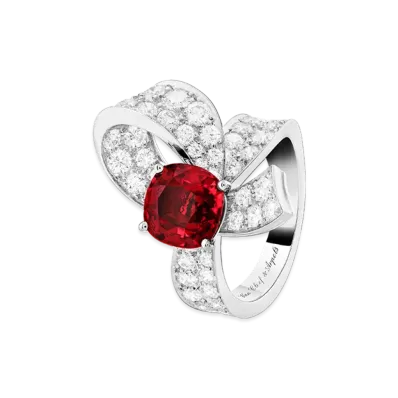 Van Cleef & Arpels Boucle solitaire ruby 3.02 carats "Platinum/Diamond/Ruby"