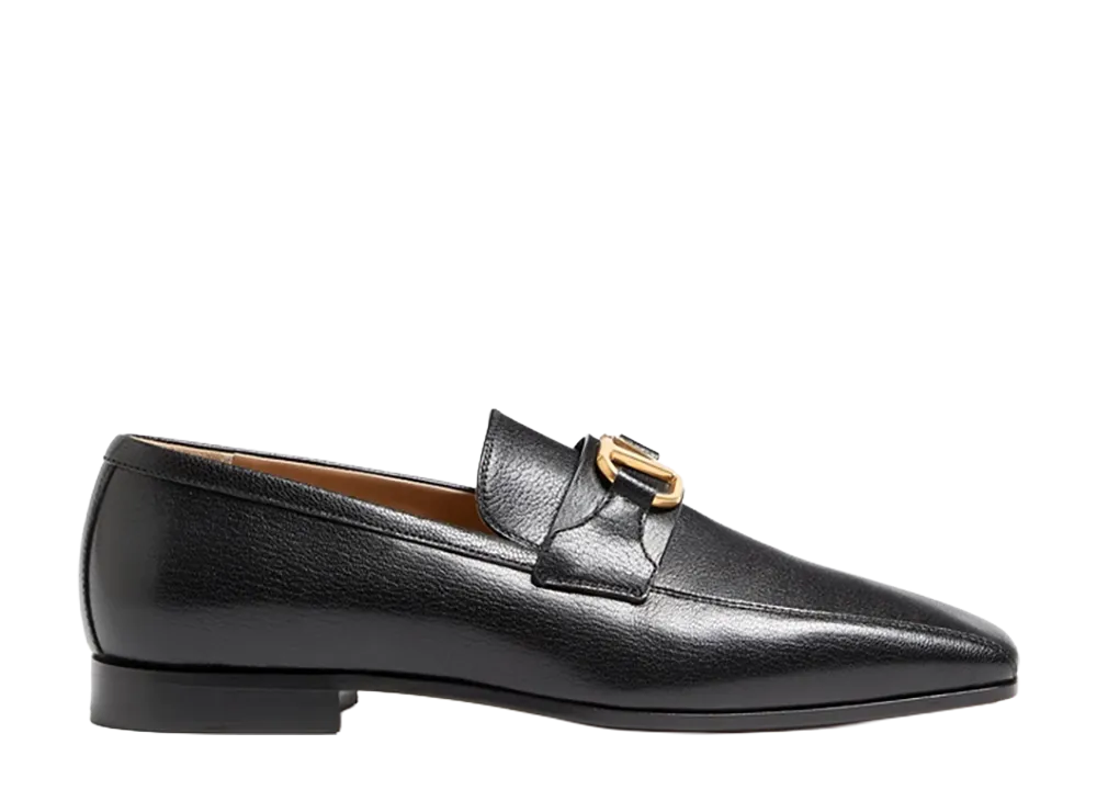 Valentino Garavani vlogo Signature Loafers "Black"