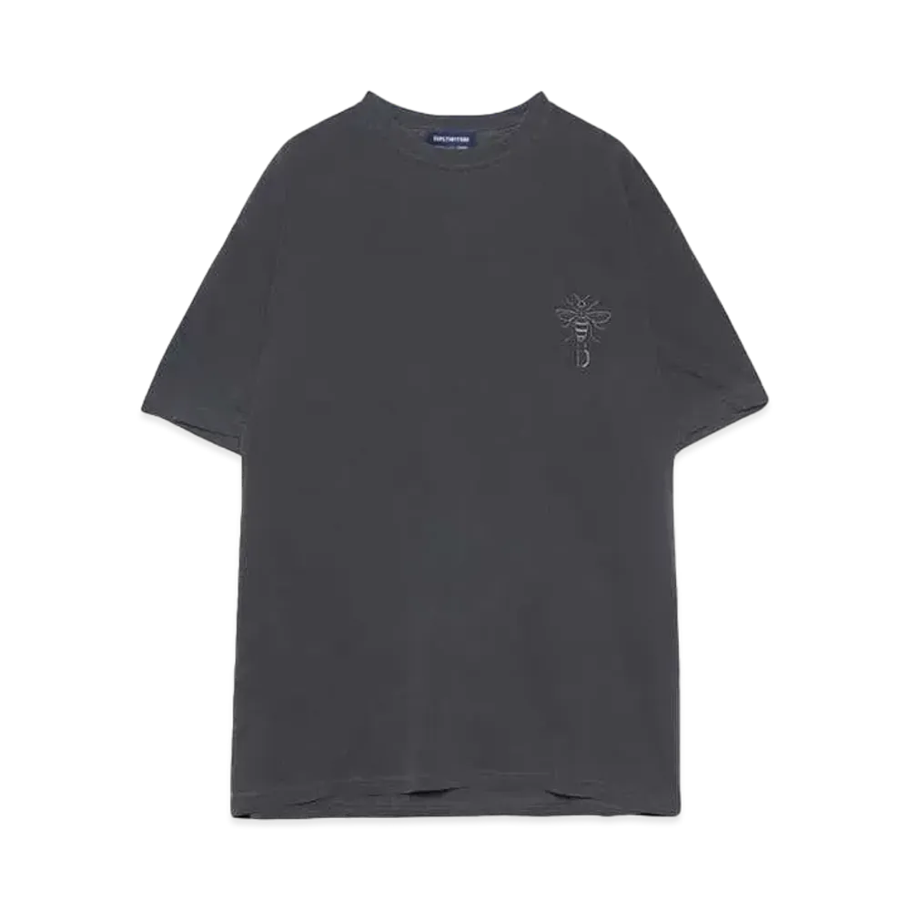 DUSTNATION DUSTBEE EMBROIDERY S/S TEE "CHARCOAL"