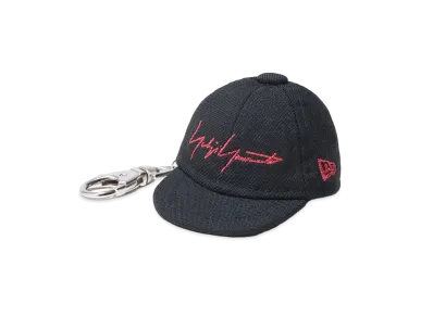 Yohji Yamamoto Pour Homme NEW ERA METALLIC RED SIGNATURE CAP KEY HOLDER "Black"