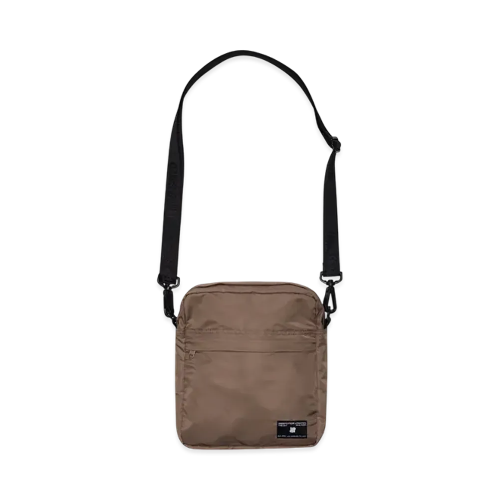 UNDEFEATED Flight Satin Shoulder Bag "Beige"