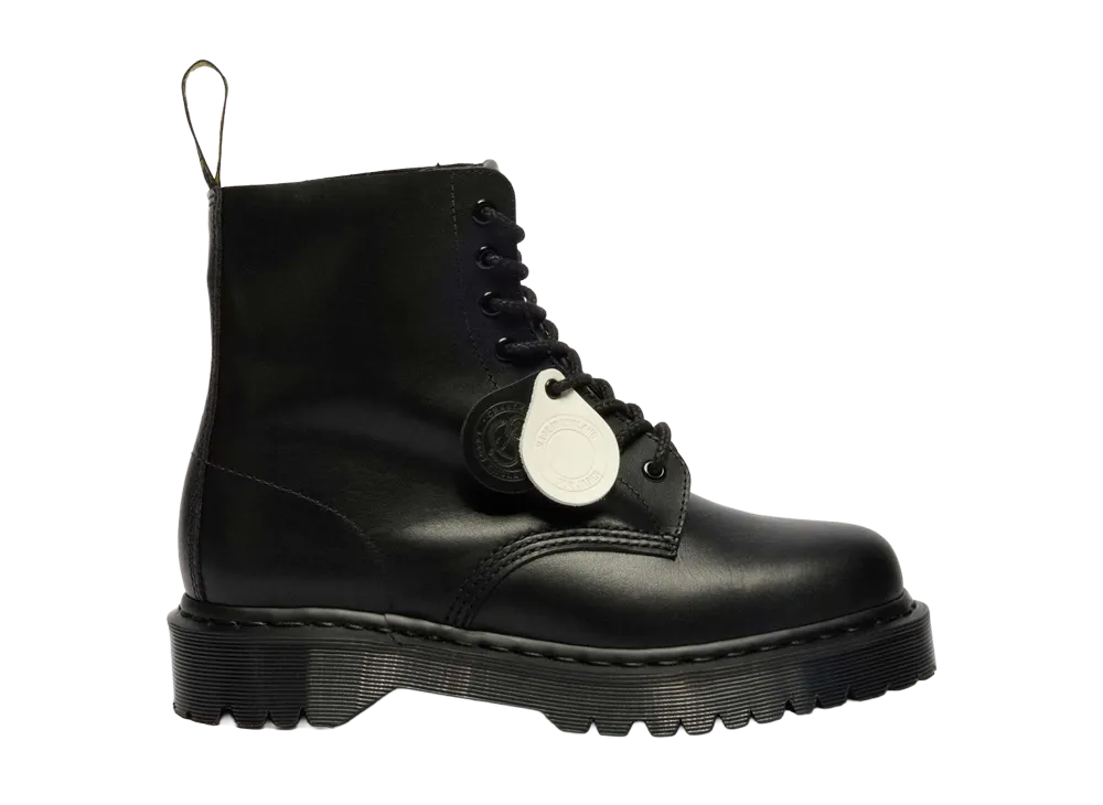 ドクターマーチン MIE 1460 パスカル 8ホール ブーツ "ブラック" (日本限定)