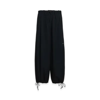S'YTE Washer Finished Wool Gabardine Balloon Pants With Zipper Pockets "Black"