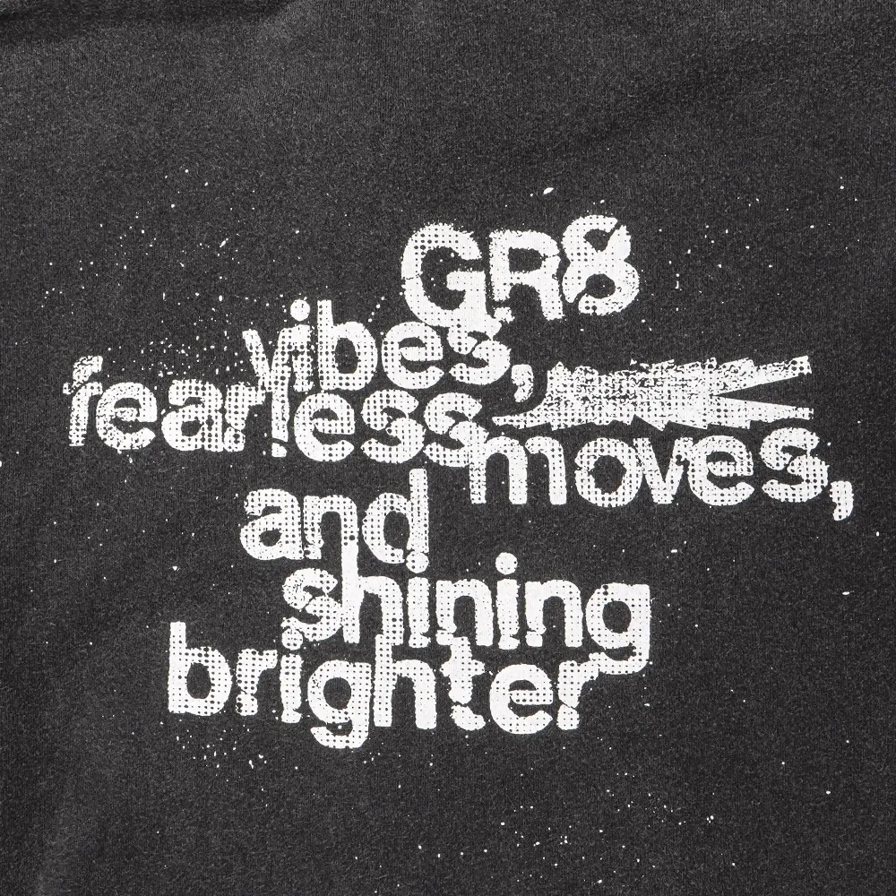 LE SSERAFIM x GR8 Collaboration Zip-Up Hoodie 