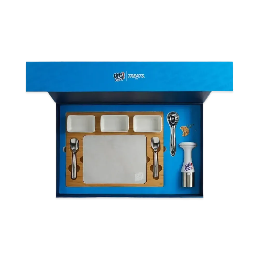 Kith Treats for Chips Ahoy! Ice Cream Sandwich Maker Kit "White"