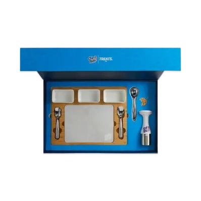 Kith Treats for Chips Ahoy! Ice Cream Sandwich Maker Kit "White"