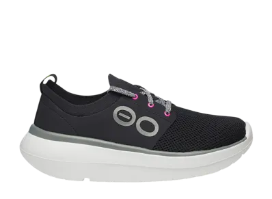 OOFOS Women's OOmy Stride "White/Black"
