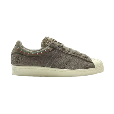 INVINCIBLE × adidas Consortium Superstar 80v "Brown/White"