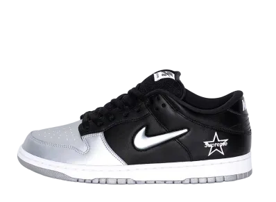 シュプリーム × ナイキ ダンク ロー "メタリック シルバー/ブラック"