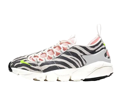 ナイキ ウィメンズ エアフットスケープ "ホワイト/ブラック"