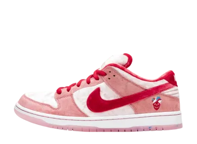ストレンジラブ × ナイキ SB ダンク ロー "バレンタインデー"