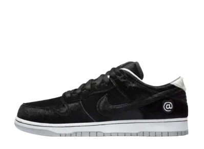 メディコム・トイ × ナイキ SB ダンク ロー OG QS "ベアブリック"