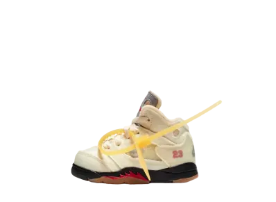 スニダンで購入可】OFF-WHITE × NIKE AIR JORDAN 5 スニダンで購入可】OFF-WHITE × NIKE AIR JORDAN 5
