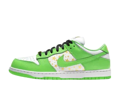 シュプリーム × ナイキ SB ダンク ロー OG QS ゴールドスターズ "ホワイト/ミーングリーン"