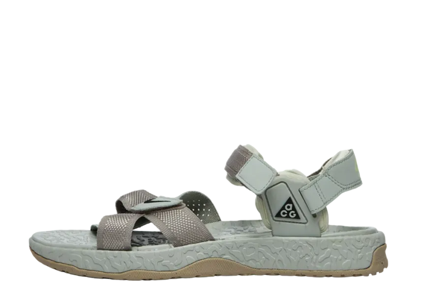 ナイキ ACG デシューツ+ "クリーム"